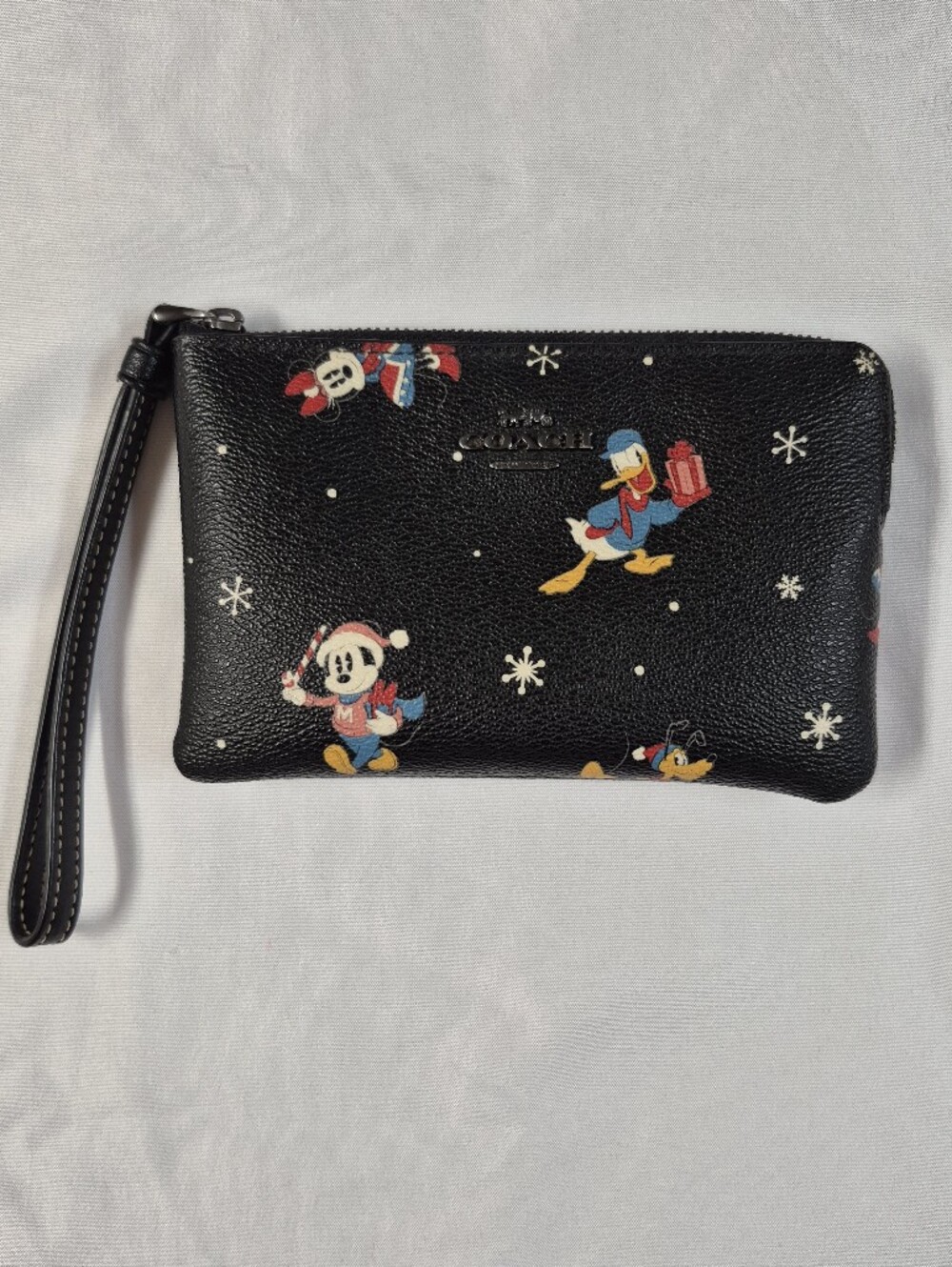 Disney X Coach Corner Zip Wristlet With Holiday Print CN031